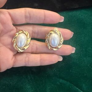 Elegant Gold and pearl  Women's Earrings
